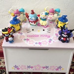 Hello Kitty 🐱 set-limited edition